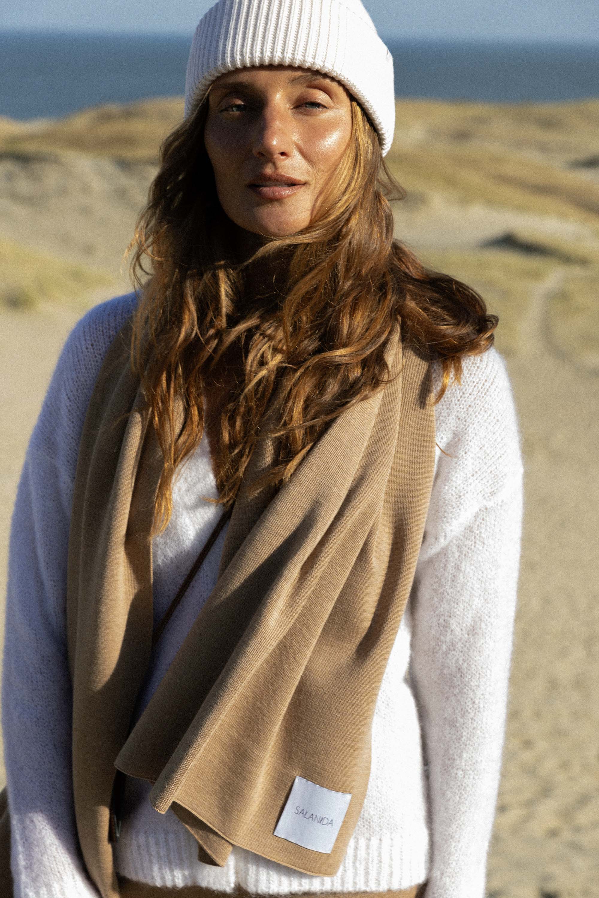 Via 100% Merino Scarf Beige