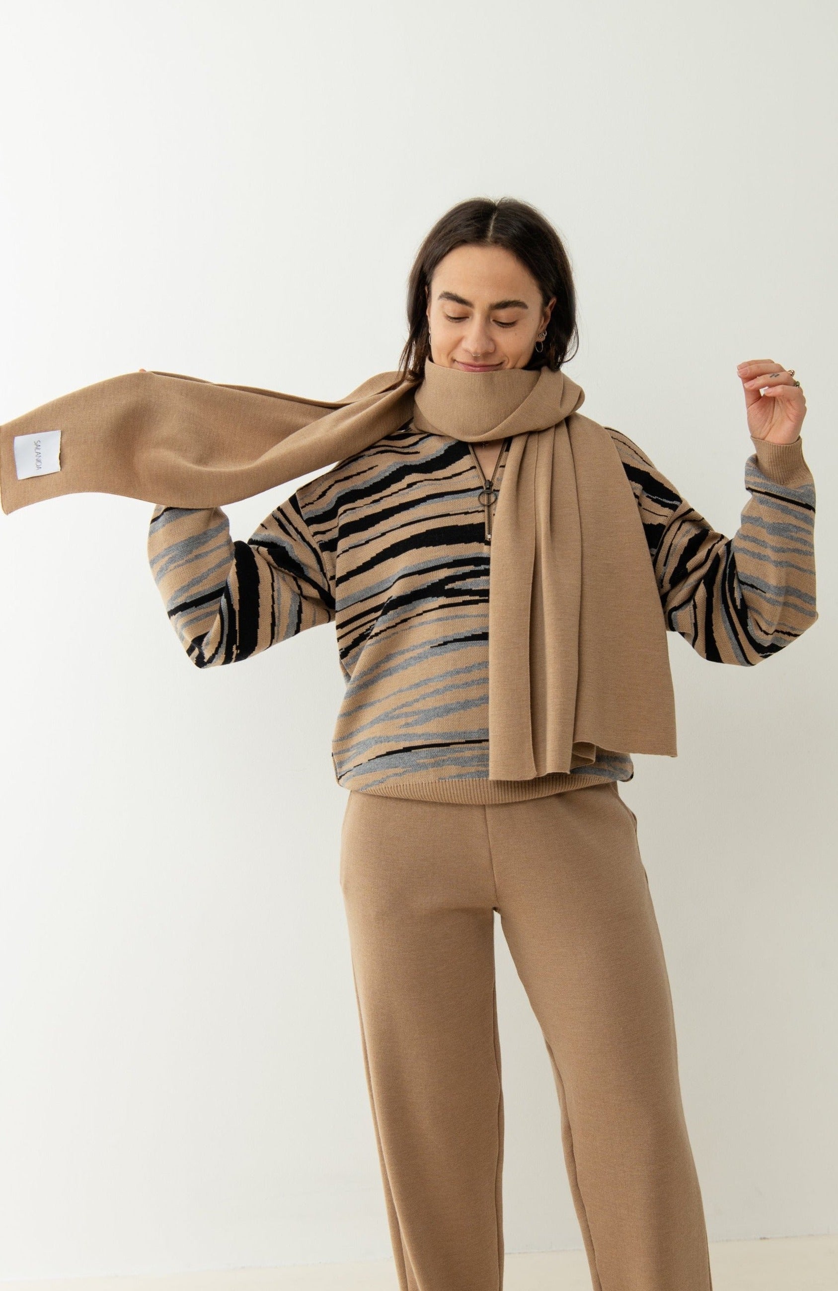 Via 100% Merino Scarf Beige